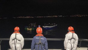 Aydın açıklarında 68 düzensiz göçmen ekipler tarafından kurtarıldı