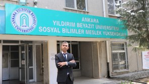 Bolu'da 12 yıl şoförlük yapıp Ankara'ya akademisyen olarak atandı