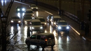 Mardin'de sağanak yağış: Gündüz geceye döndü