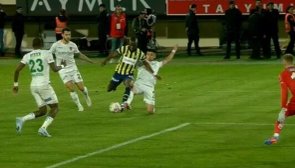 Fenerbahçe, Alanyaspor karşısında 2 penaltı kazandı