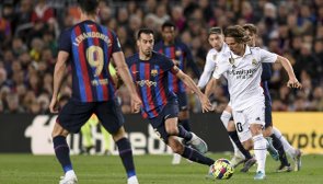 El Clasico'da Real Madrid'i uzatmada yıkan Barcelona puan farkını 12'ye çıkardı