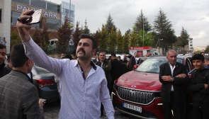 Bitlis'te vatandaşlardan Togg'a yoğun ilgi