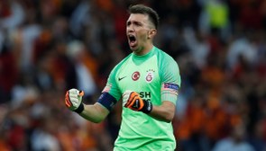 Galatasaray'ın Fenerbahçe derbisindeki Muslera planı: Penaltı atabilir