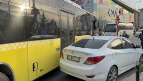Arnavutköy'de yanlış yere park edilen otomobil trafiğe neden oldu