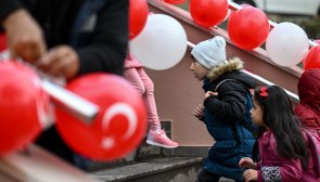 Depremin vurduğu 4 ilde eğitime başlandı: Sevinçler karelere yansıdı