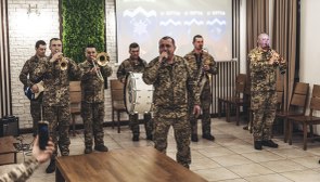 Savaşın gölgesinde Ukrayna ordusu için rehabilitasyon merkezi kuruldu