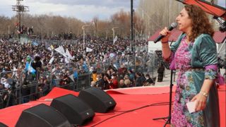 HDP'li Saliha Aydeniz'den teröristbaşı Abdullah Öcalan'a övgüler