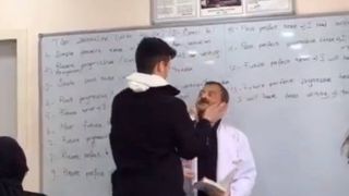 Öğrencisi tarafından saygısızlığa uğrayan öğretmen konuştu