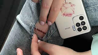 Başıboş sokak köpekleri İstanbul'da turistlere saldırdı