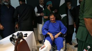 Pakistan'da İmran Han'a yayın yasağı getirildi