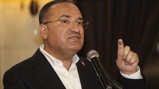 Bekir Bozdağ'dan 14 Mayıs yorumu: Ya şampanya patlatanlar ya da secde edenler olacak