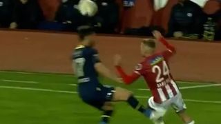 Fenerbahçe'de İrfan Can Kahveci, Sivasspor karşısında doğrudan kırmızı kart gördü