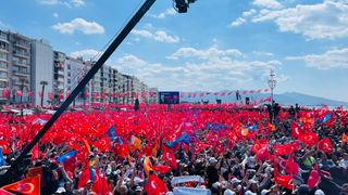 İzmir'de AK Parti miting alanını coşkulu kalabalık doldurdu