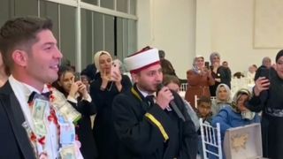 Bursa'da düğünde cenaze merasimi yaptılar