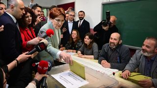 İlk oy kullanan parti liderleri Meral Akşener ve Pervin Buldan oldu