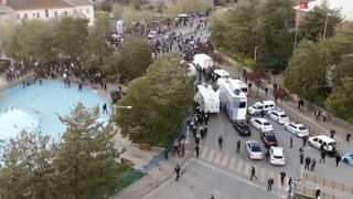 Ekrem İmamoğlu'nun Erzurum mitinginde arbede çıktı: İmamoğlu konuşmasını yarıda kesti