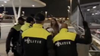 PKK destekçilere izin veren Hollanda polisi Filistin'e destek eylemini engelledi