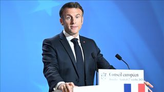 Emmanuel Macron'dan İsrail'e sivilleri bombalamayı durdurun çağrısı