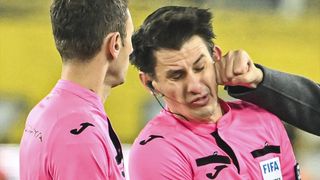 Futbol camiasından Halil Umut Meler'e yapılan saldırıya tepki yağdı