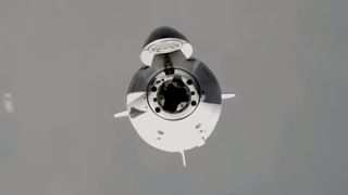 Uluslararası Uzay İstasyonu'na yaklaşan Crew Dragon kapsülünden ilk görüntüler