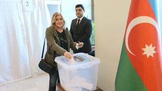 Azerbaycan'da seçim zaferi! İlham Aliyev rakiplerine fark attı