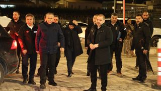 Yurt dışı programını yarıda kesen Yerlikaya ve Bayraktar, Erzincan'a gitti