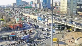 Mecidiyeköy trafiğe açık mı? 1 Mayıs 2024 Mecidiyeköy metro, metrobüs, otobüs...