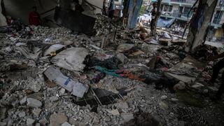 İsrail ordusunun BM okuluna sığınan Filistinlileri hedef aldığı saldırıda ölenlerin sayısı 39'a yükseldi