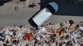 İzmir'deki çöp dağları havadan görüntülendi