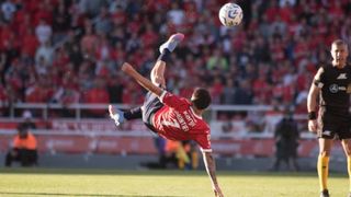 Arjantinli oyuncudan mükemmel röveşata golü