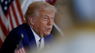 Donald Trump'ın Körfez turu ilginç karşılama törenlerine sahne oldu