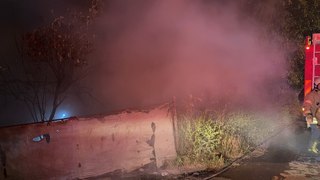 İstanbul'da tek katlı baraka alev alev yandı