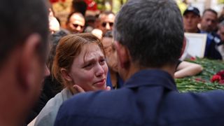 Ferdi Zeyrek'i son yolculuğuna kızları uğurladı