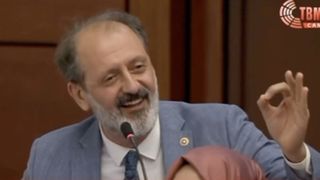 AK Partili Yücel Arzen Hacıoğulları, Leman'a tepki olarak TBMM’de salavat getirdi