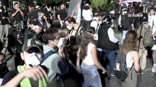 Cumhurbaşkanı Erdoğan'a hakaret eden 42 kişi yakalandı