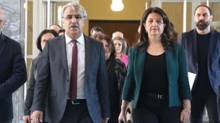 SON DAKİKA! DEM heyeti İmralı'ya gitti