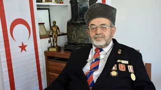 Kıbrıs'ta şiir yazmaya başlayan gazi, 250'den fazla şiiriyle anılarına ışık tutuyor