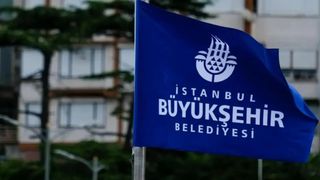 İBB'ye yönelik yolsuzluk soruşturmasında 17 zanlı adliyede