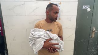 Gazze'de açlıktan bebeğini kaybeden babadan yürek parçalayan sözler