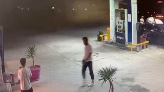 Bursa yangınında gözaltına alınan FETÖ'cünün benzin aldığı anlar