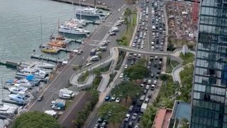 Tsunami uyarısının ardından Hawaii'de kaçış trafiği