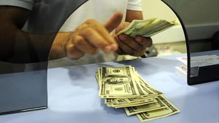 Fed kararı öncesinde serbest piyasada döviz açılışı