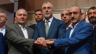 Kamu işçilerinin zam pazarlığında imzalar atıldı