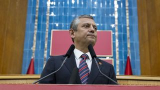 Özgür Özel'den Gürsel Tekin'in 