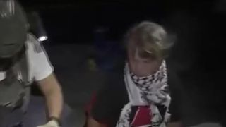 İsrail, Greta Thunberg'in gözaltına alındığı görüntüleri paylaştı