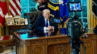 Donald Trump: İsrail, Gazze'ye yönelik bombardımanı derhal durdurmalı