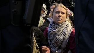 İsrail, Greta Thunberg'in Yunanistan'a sınır dışı ediyor