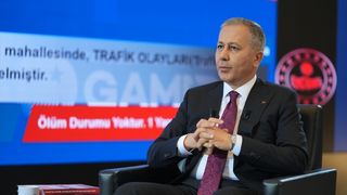 Ali Yerlikaya: 1 yılda 6 kez kırmızı ışık ihlali yapanların ehliyeti iptal edilecek