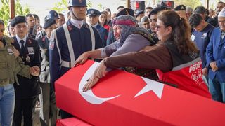 Şehit Jandarma Astsubay Hakkı Eryılmaz, memleketi Manisa'da son yolculuğuna uğurlandı