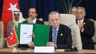 Mısır'da Gazze için düzenlenen tarihi zirvede imzalar atıldı